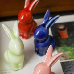 <b>顏色釉陶瓷兔子擺件</b>